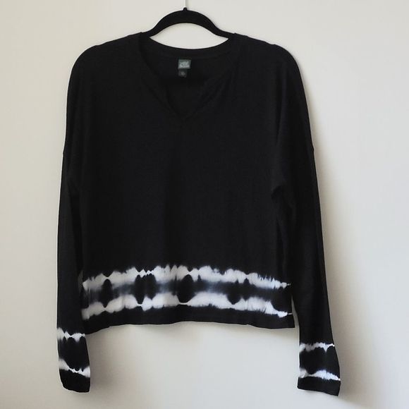 WILD FABLE Boho Tie Dye Long Sleeve Boxy Crop Top Tee Shirt Size M Black White - Picture 6 of 10
